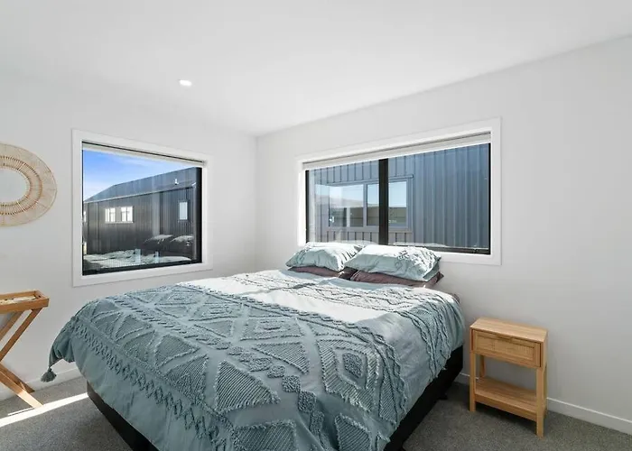 Parkside Views - *
